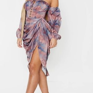 Pretty Little Thing Cloud Print ruched side midi skirt